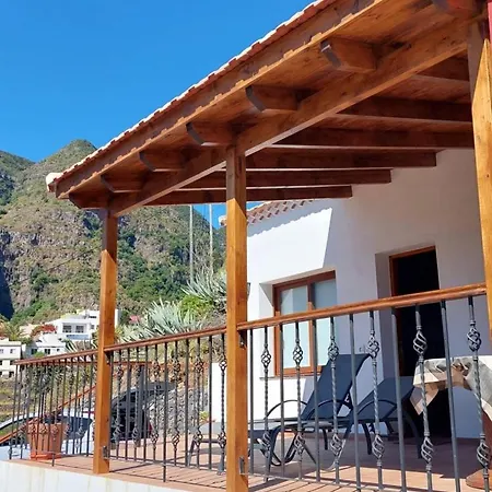 Casa La Sabina Roja 1 - Casa Con Impresionantes Vistas Sobre Y El Mar Hermigua